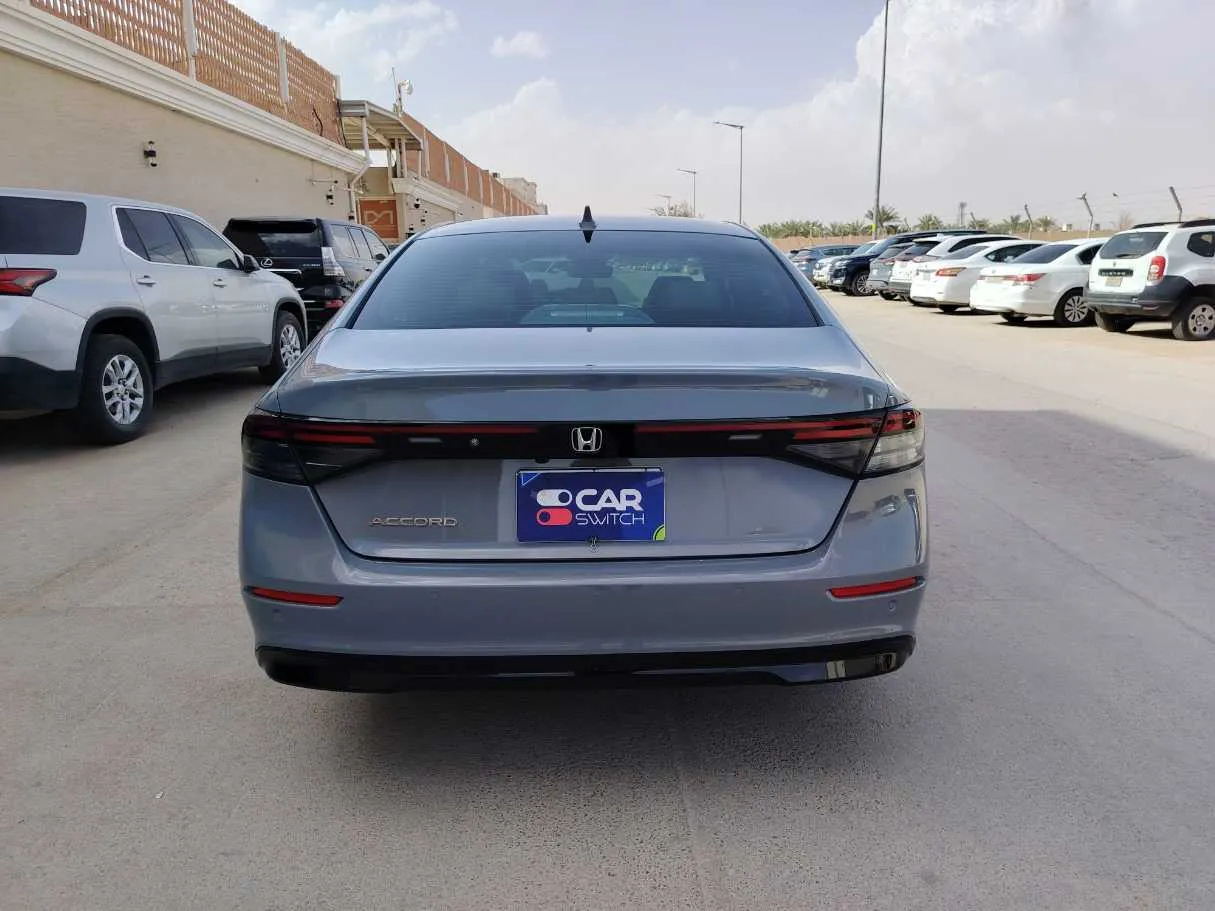 Car image 6