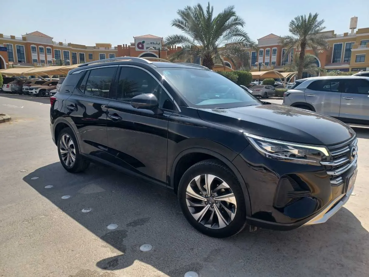 Car image 3