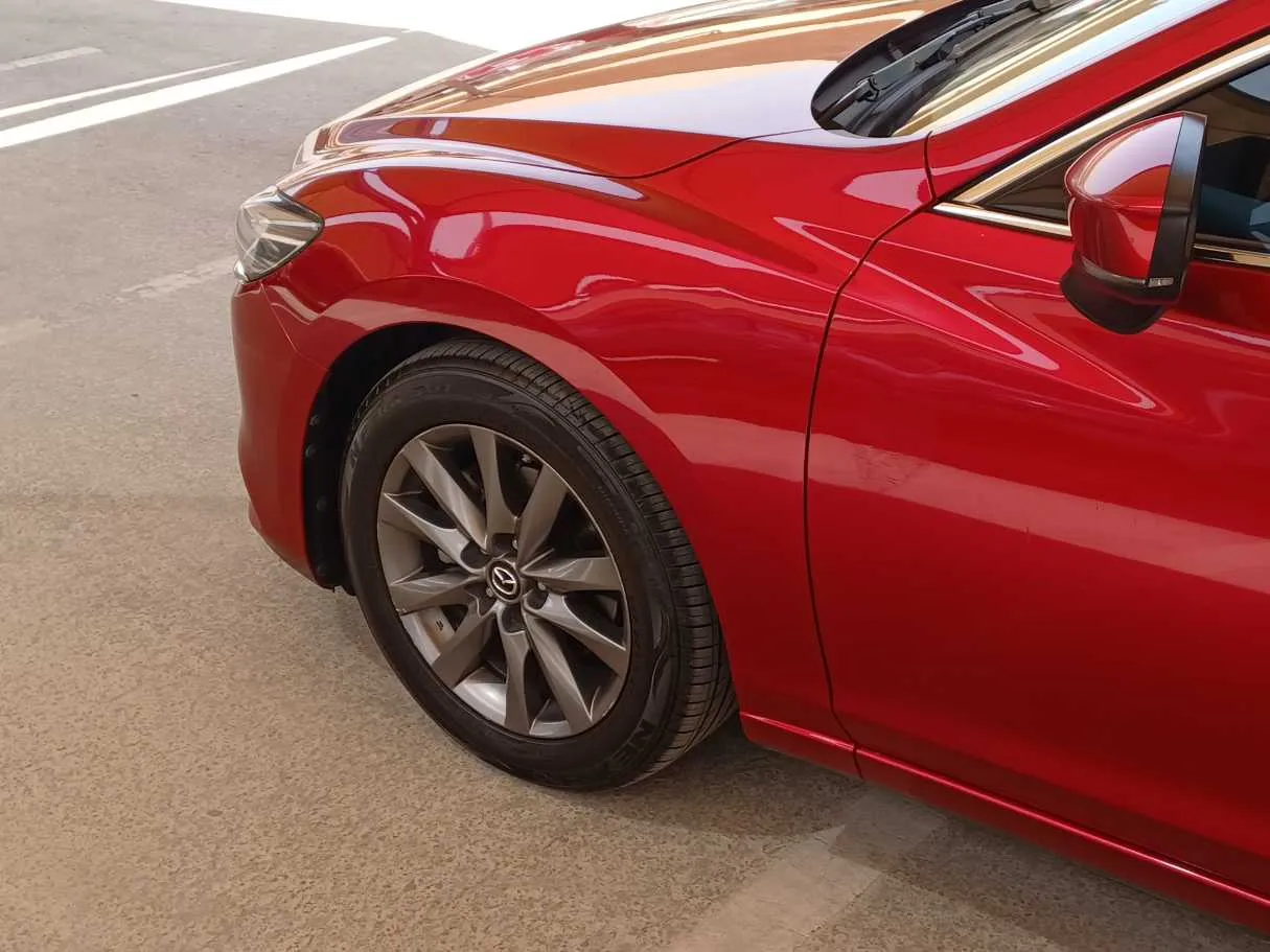 Car image 9