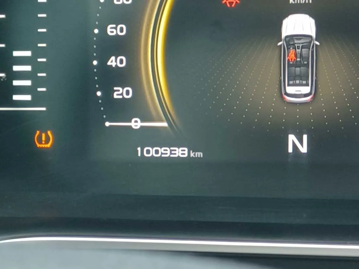 Car image 18