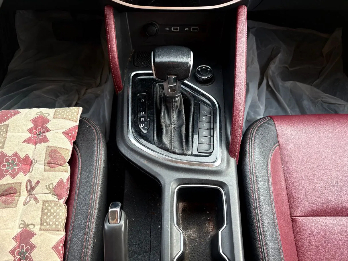 Car image 19