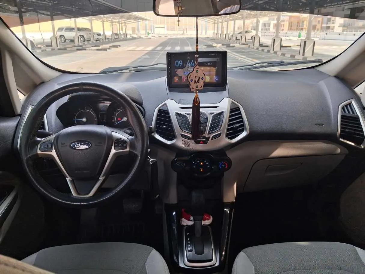Car image 15
