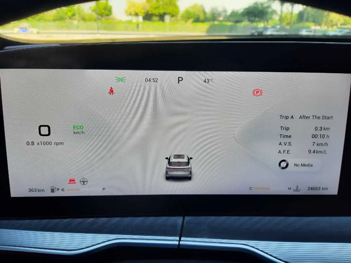 Car image 18