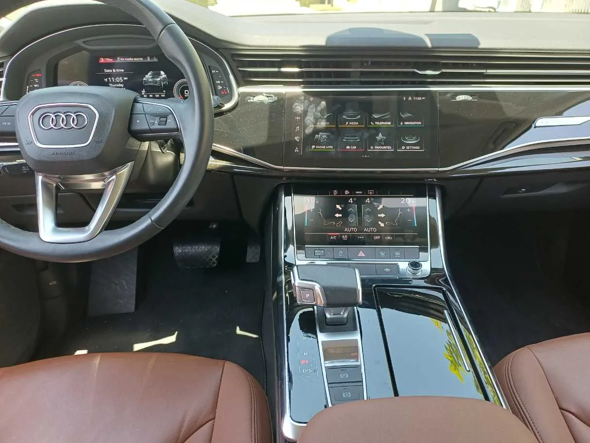 Car image 20