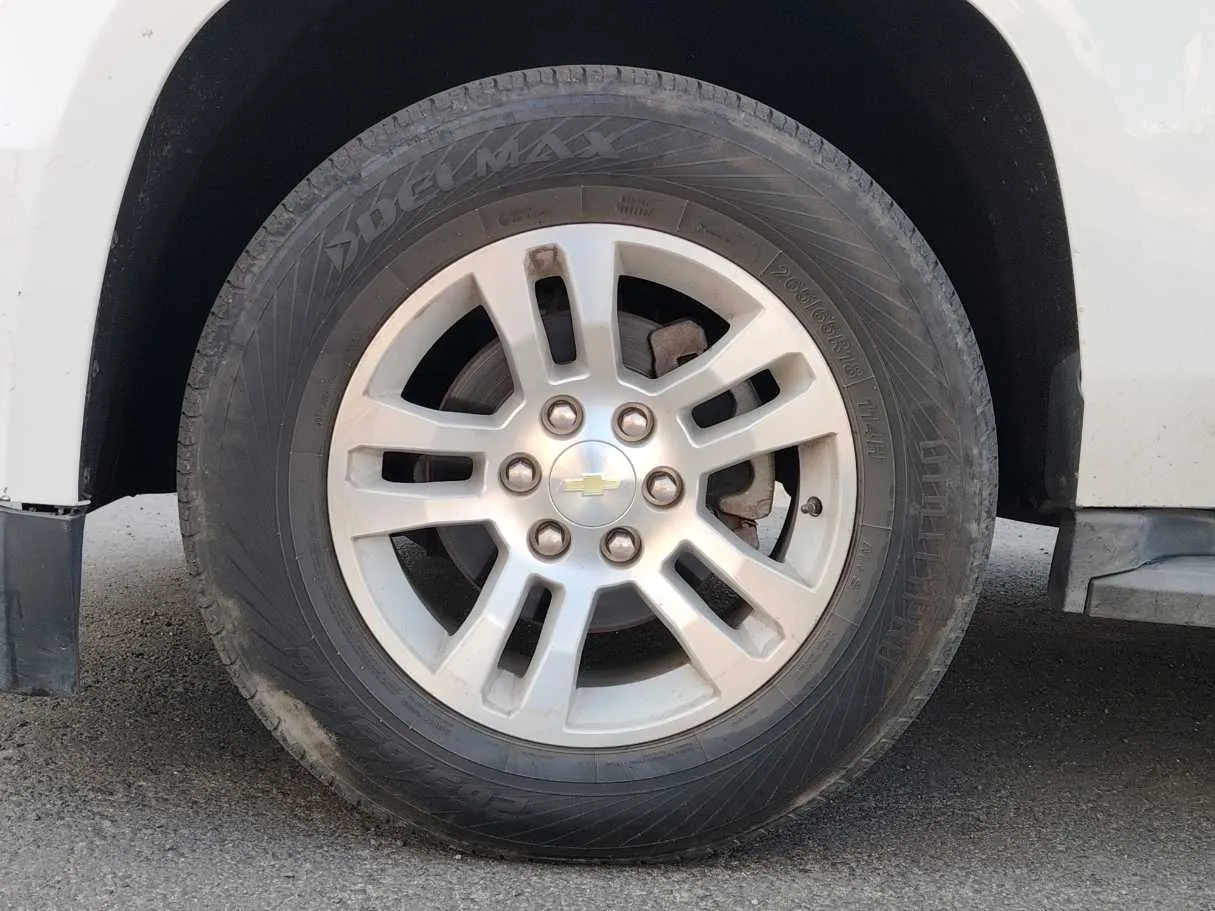 Car image 10