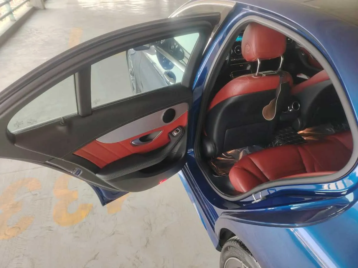 Car image 16