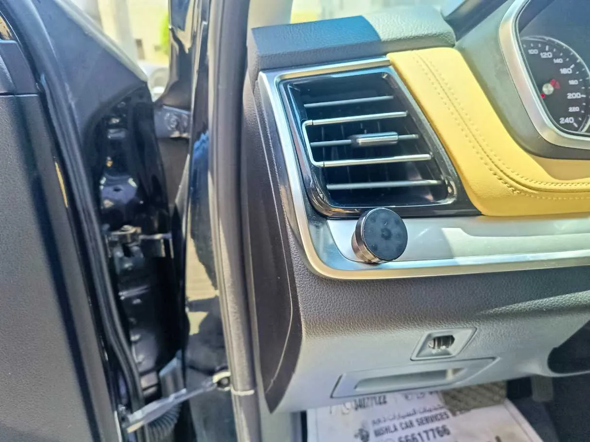Car image 36