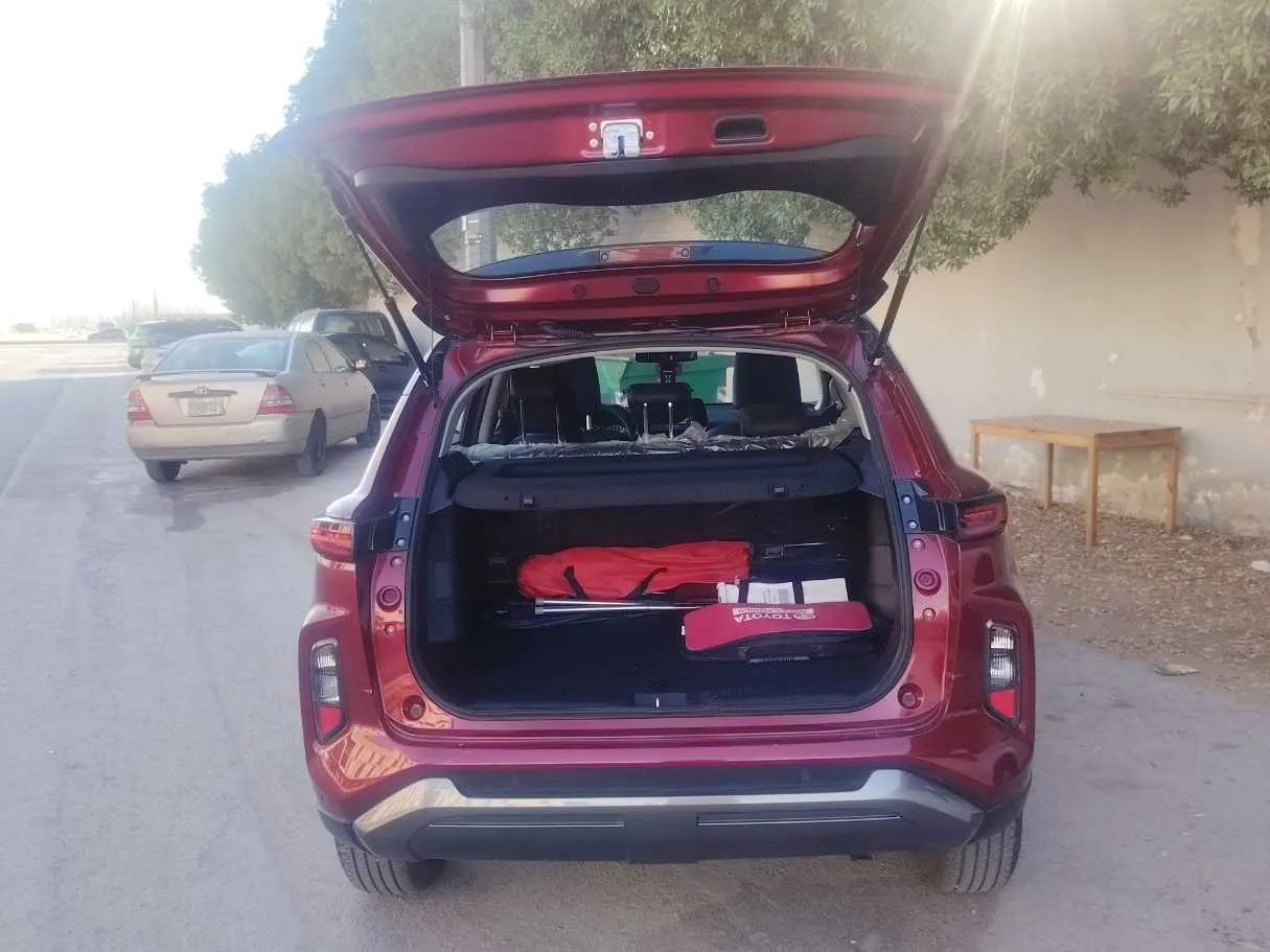 Car image 23
