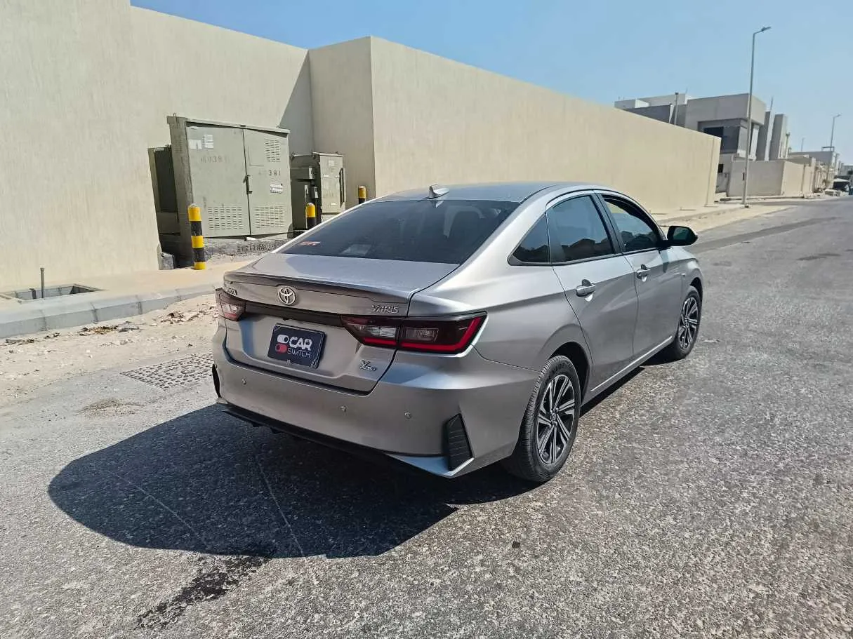 Car image 5