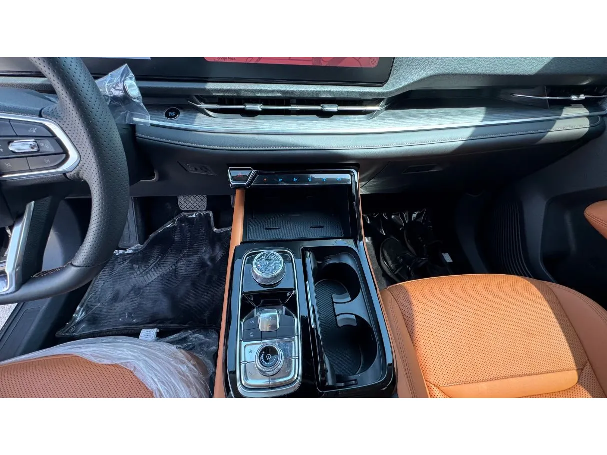 Car image 16
