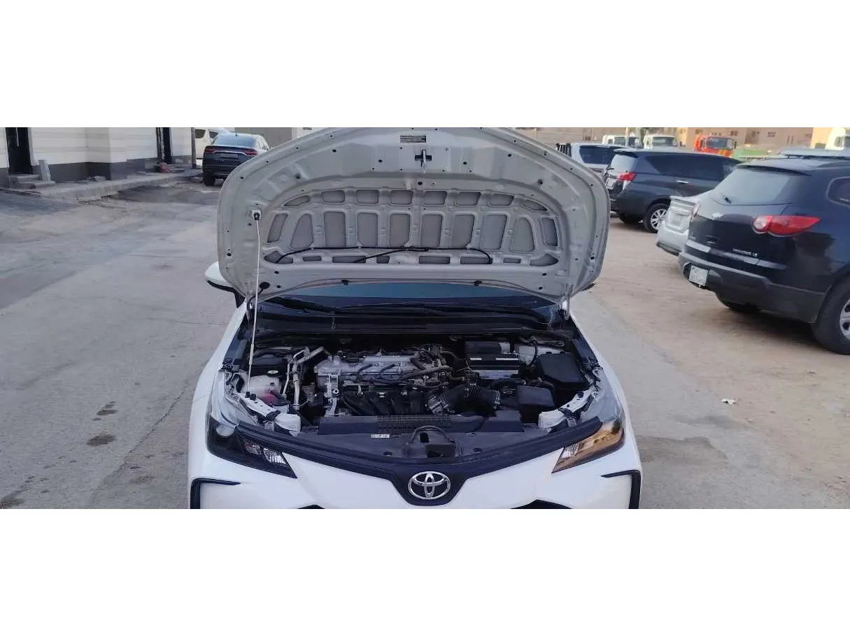 Car image 30