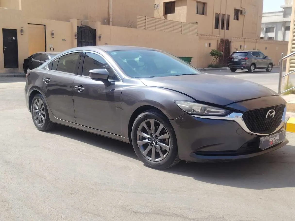 Car image 3
