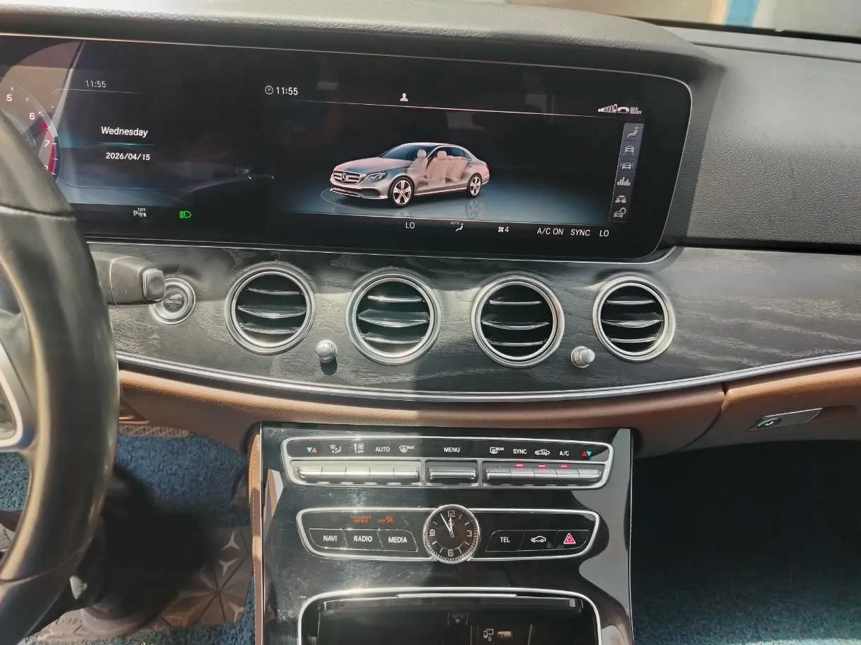 Car image 25