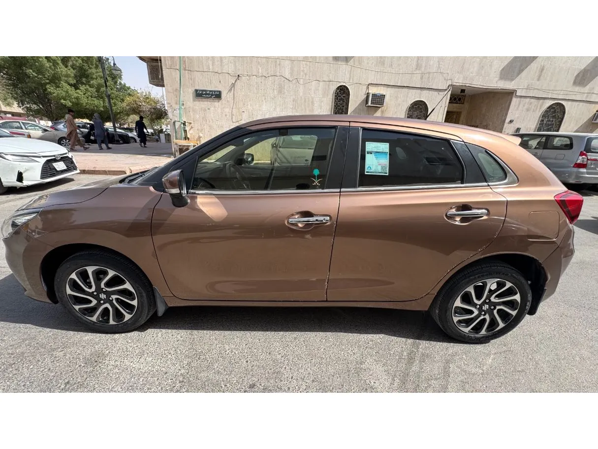 Car image 8