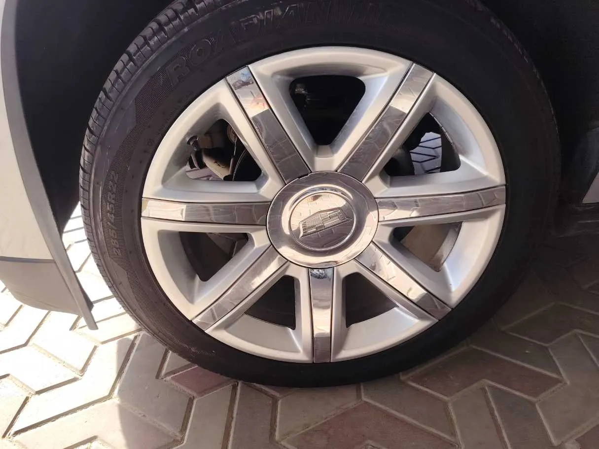 Car image 10