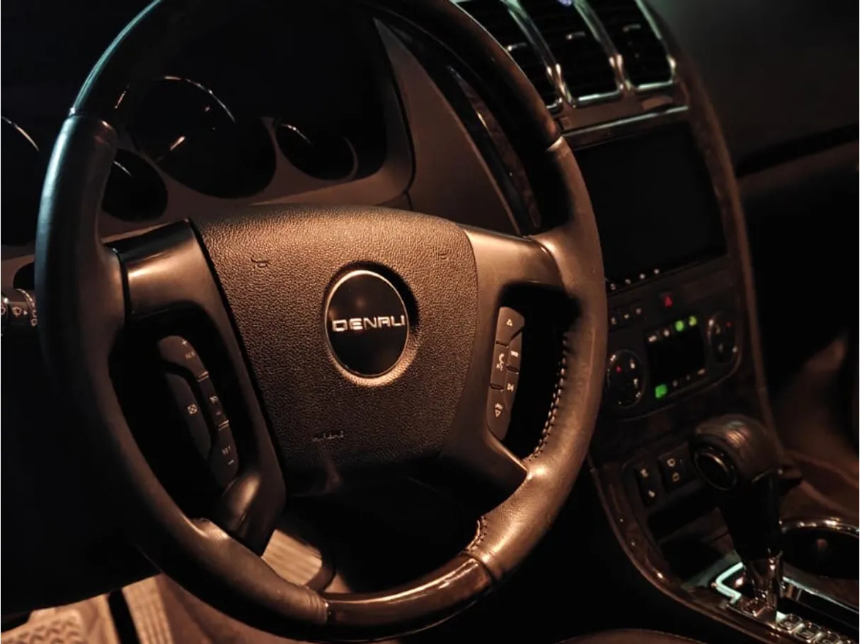 Car image 7