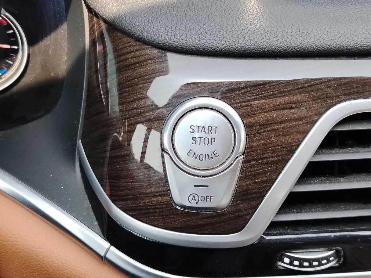 Car image 32