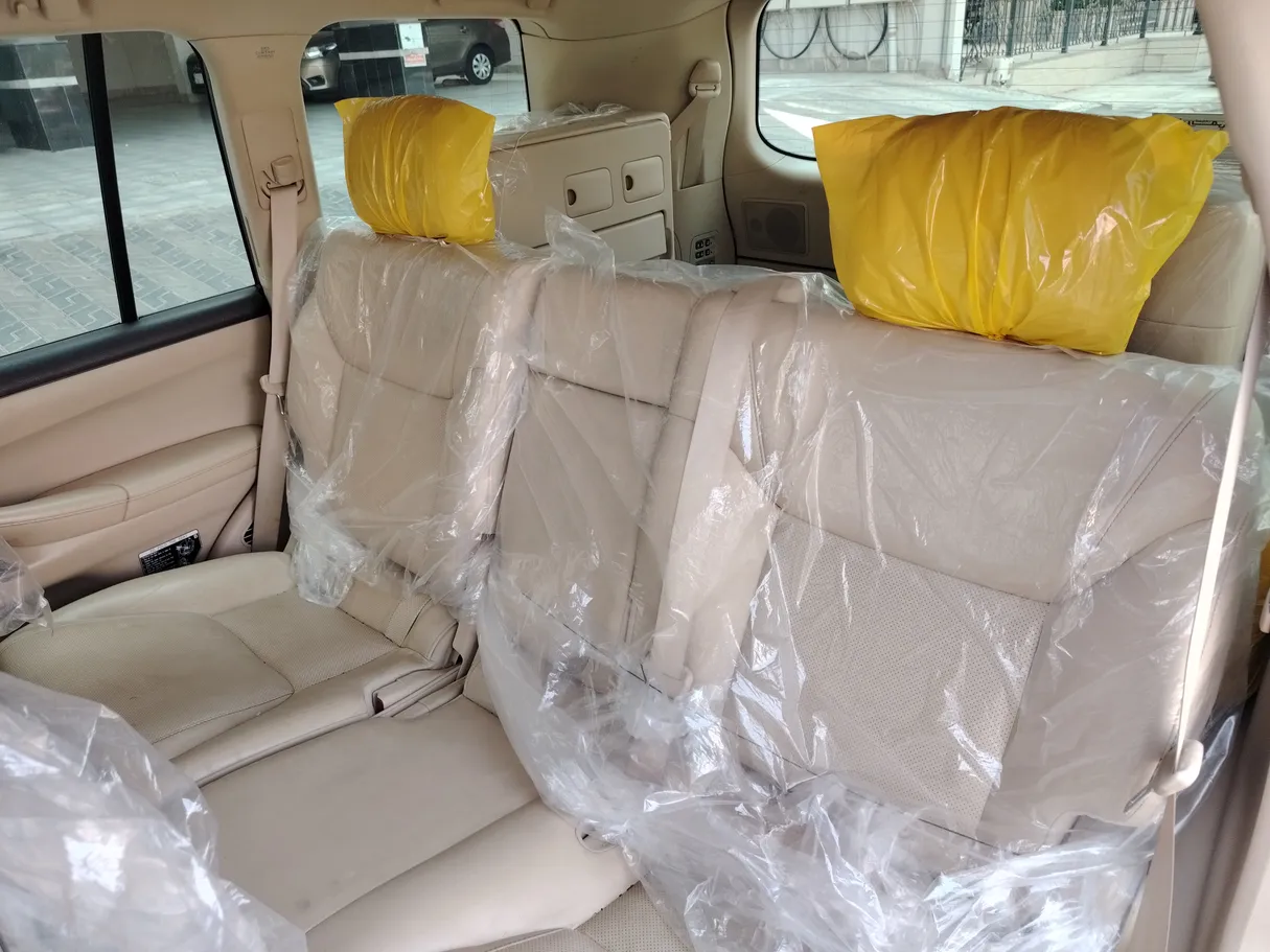 Car image 16