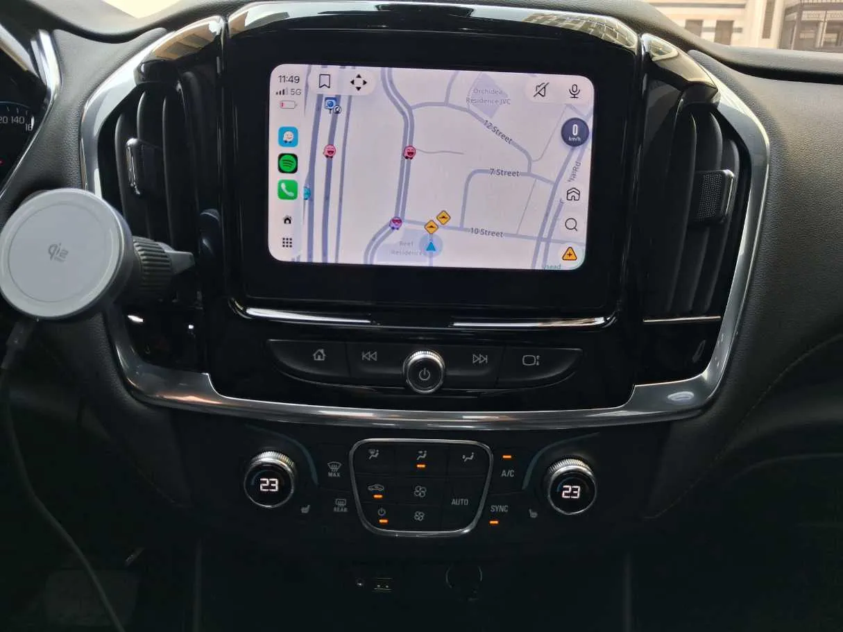 Car image 18