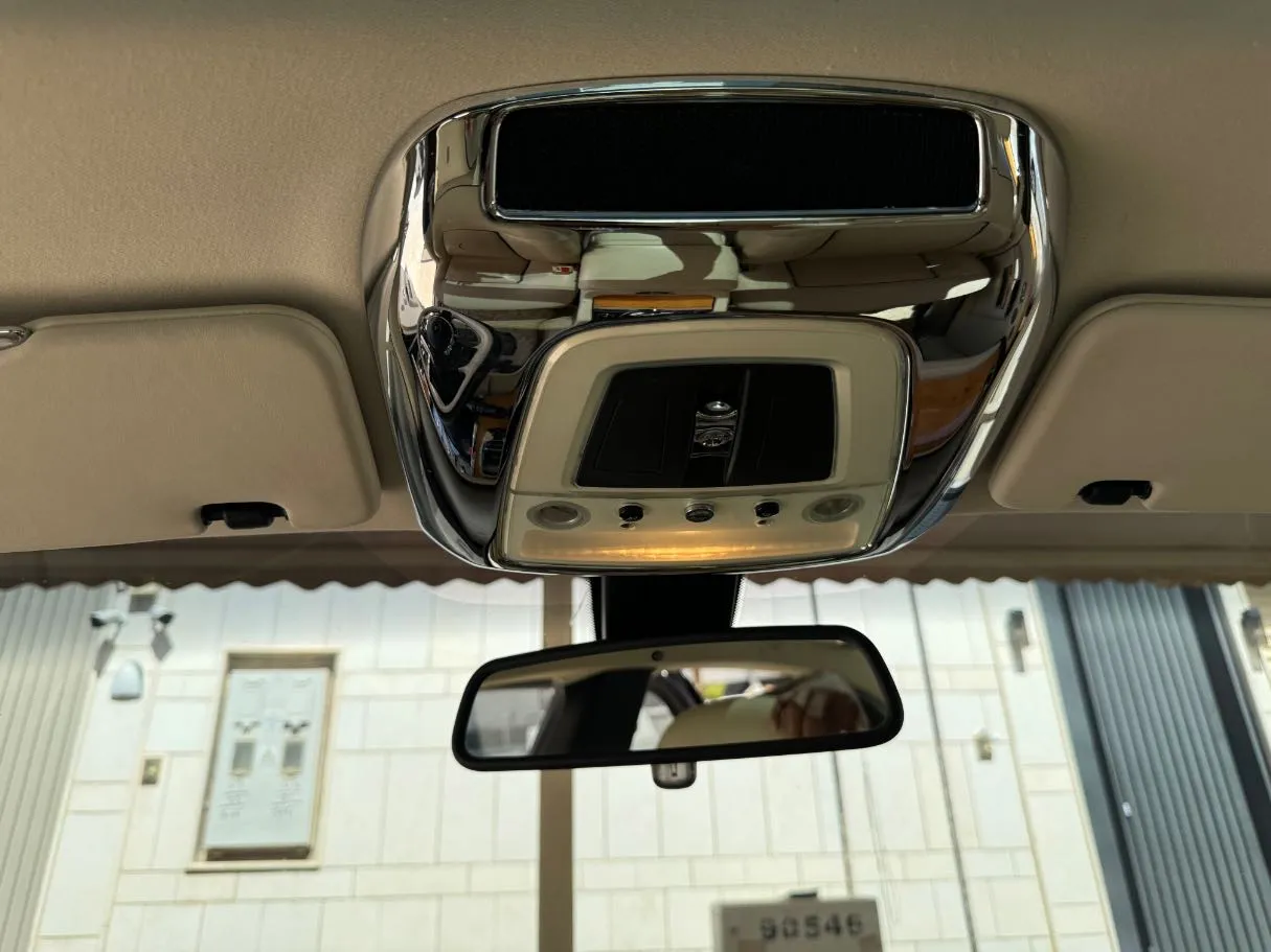 Car image 29