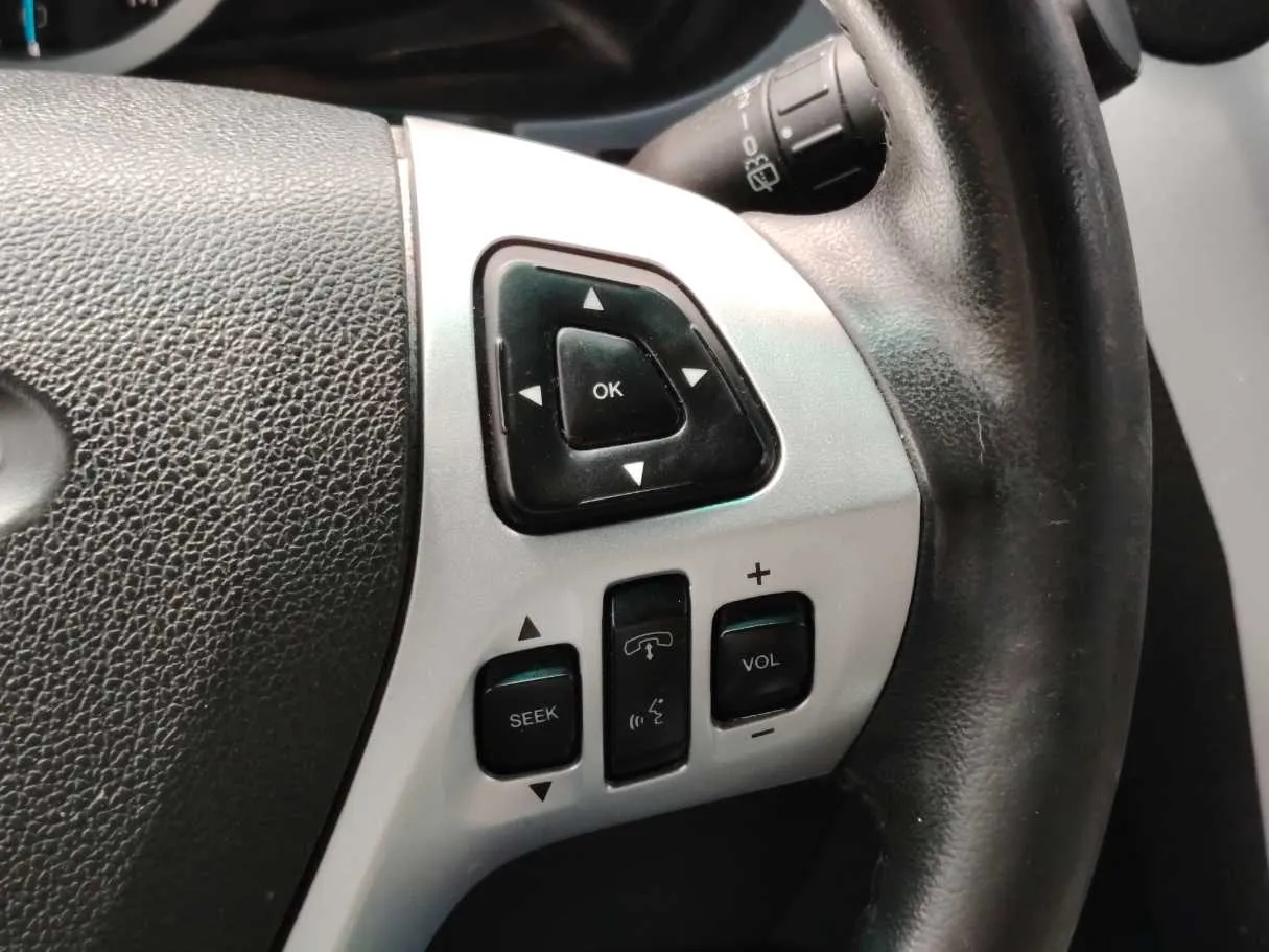 Car image 27
