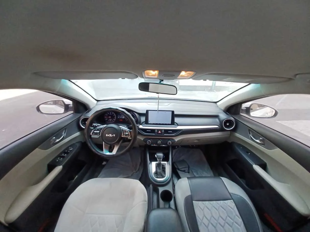 Car image 13