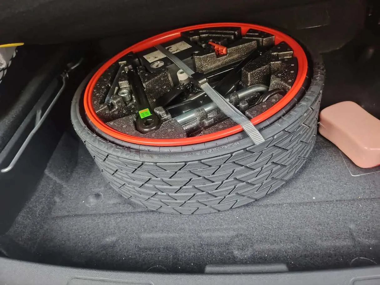 Car image 43