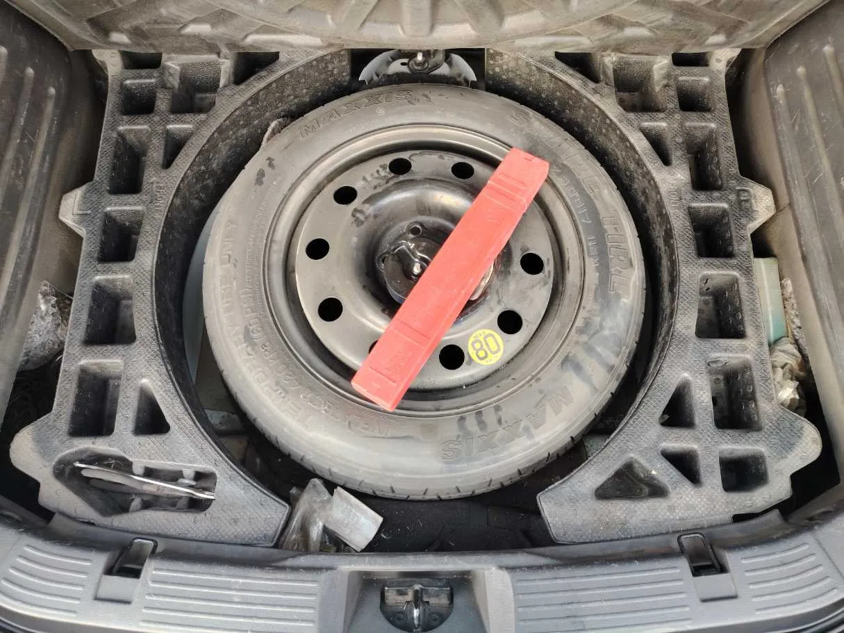 Car image 28