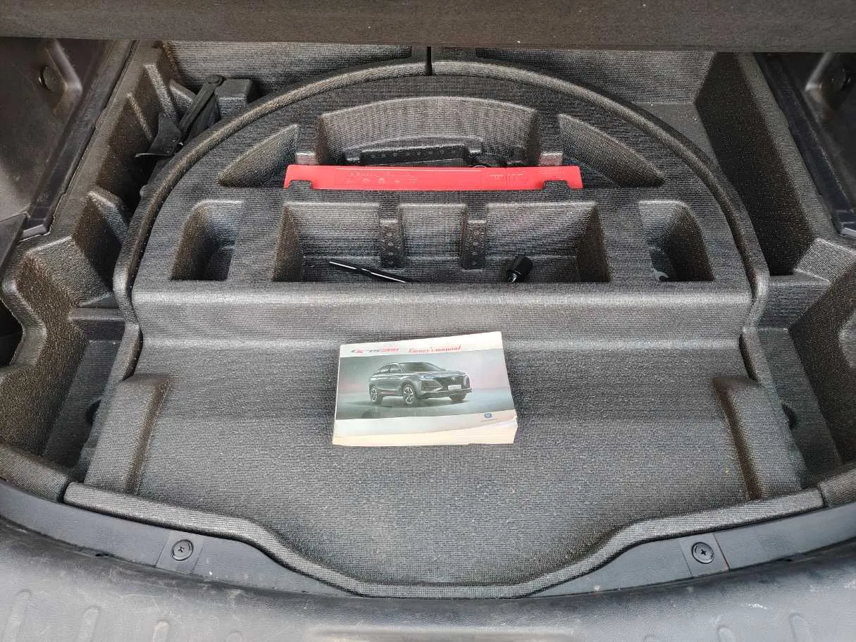 Car image 28