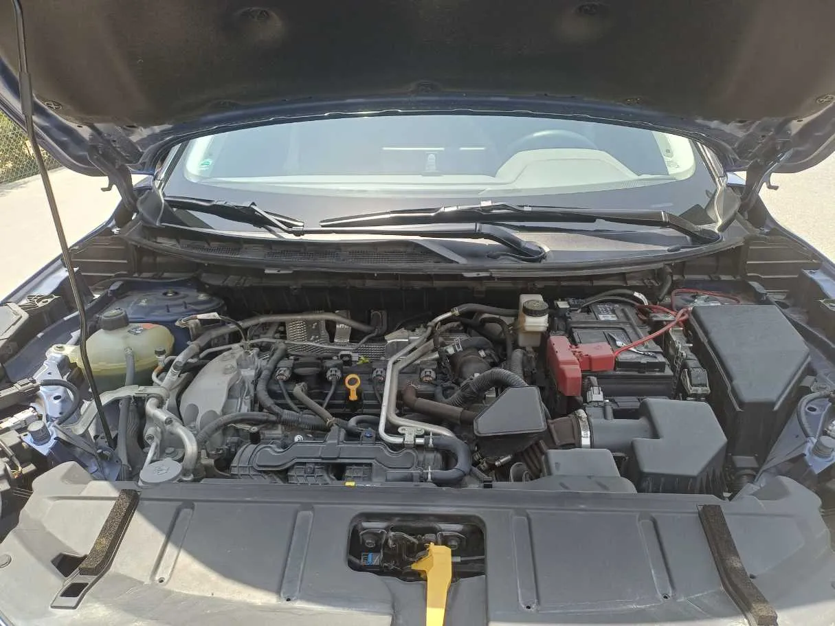 Car image 25