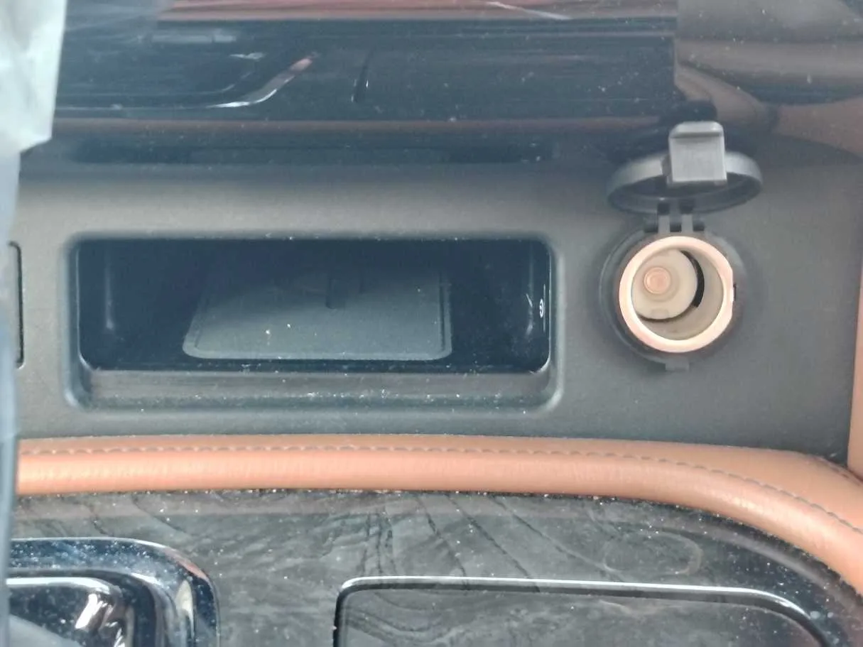 Car image 35