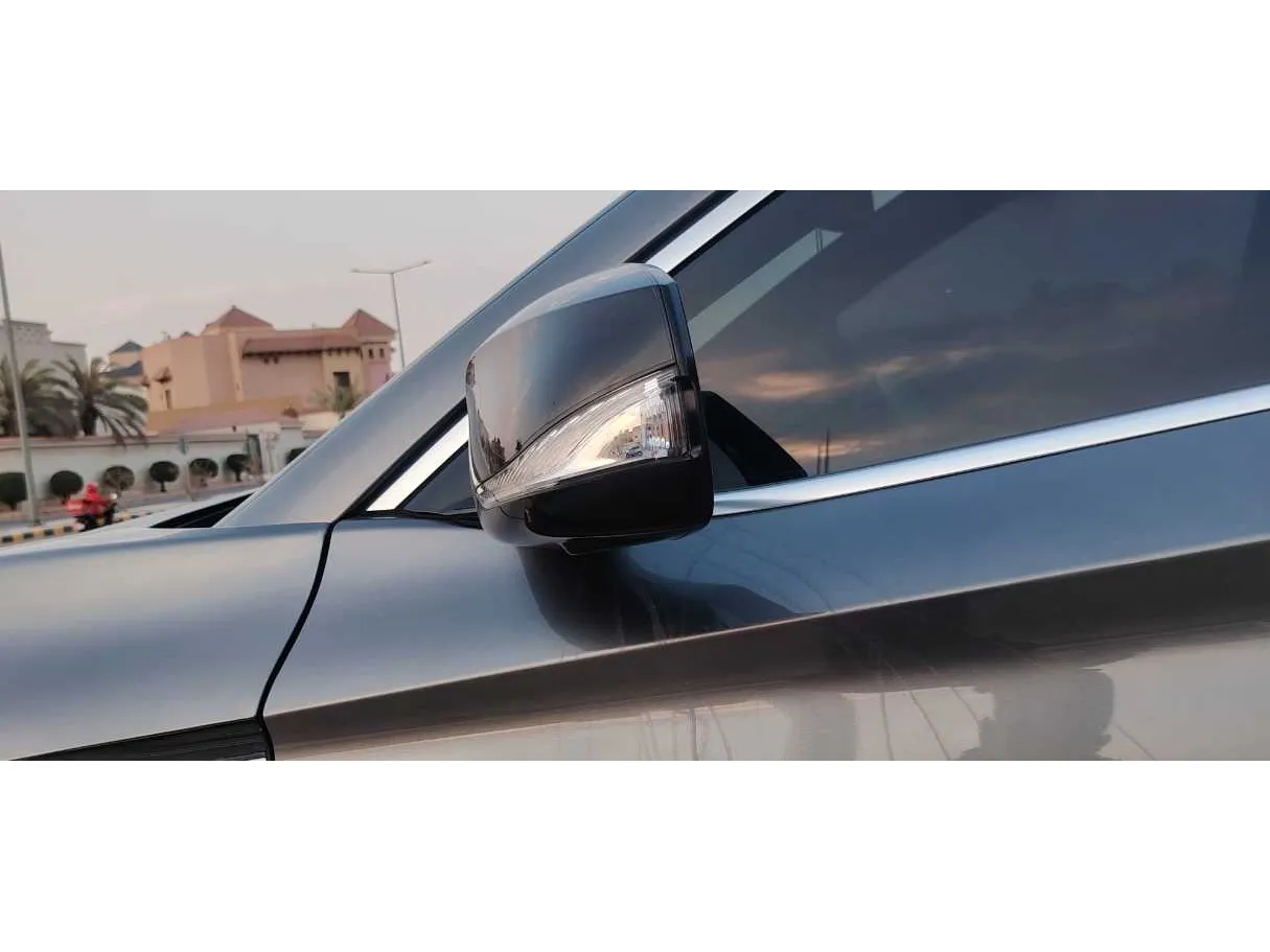 Car image 27