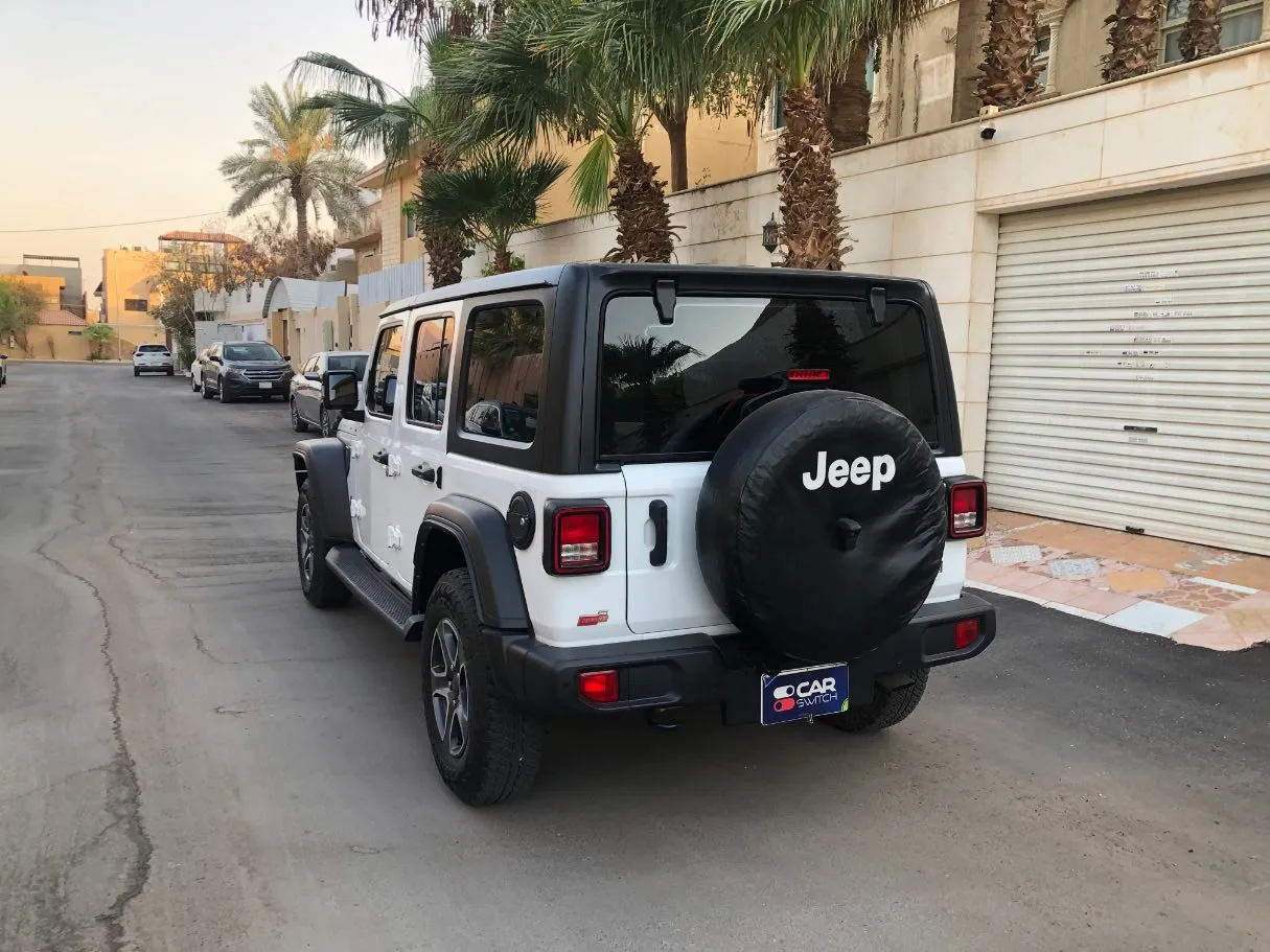 Car image 7