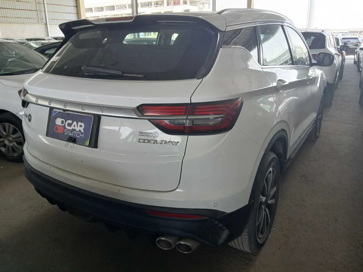 Car image 3