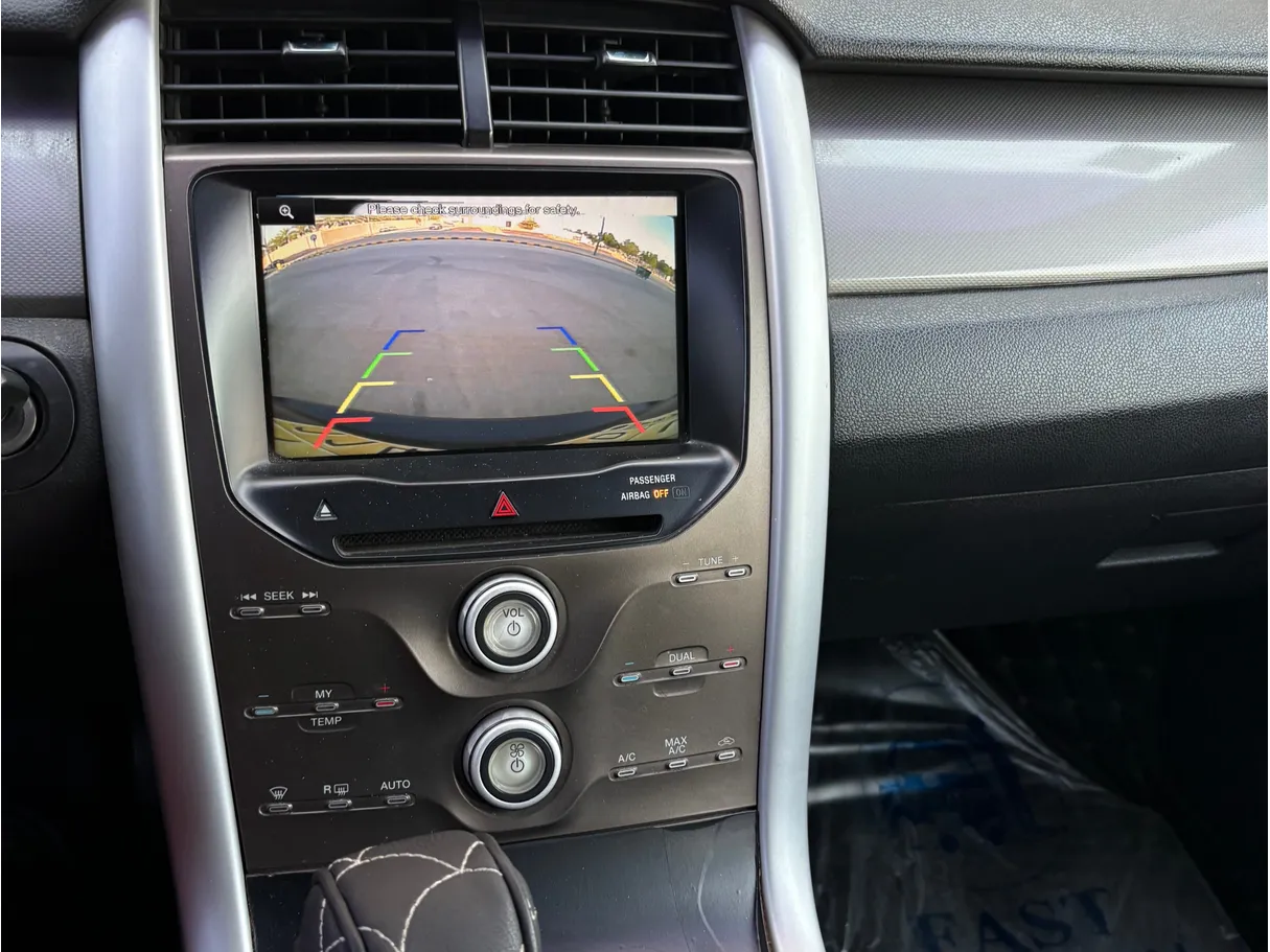 Car image 7