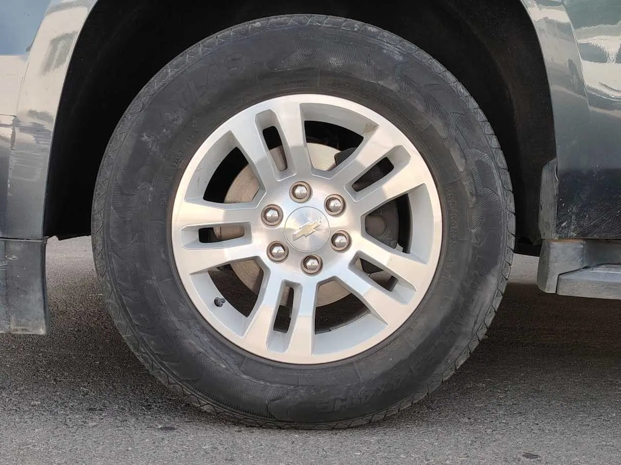 Car image 10