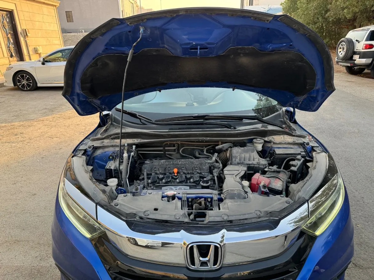 Car image 18