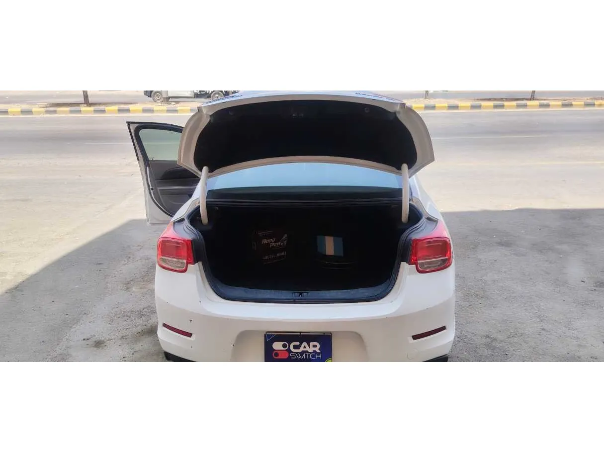 Car image 20