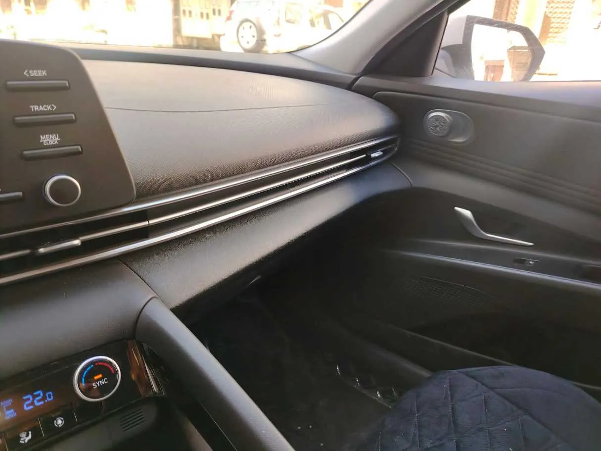 Car image 33