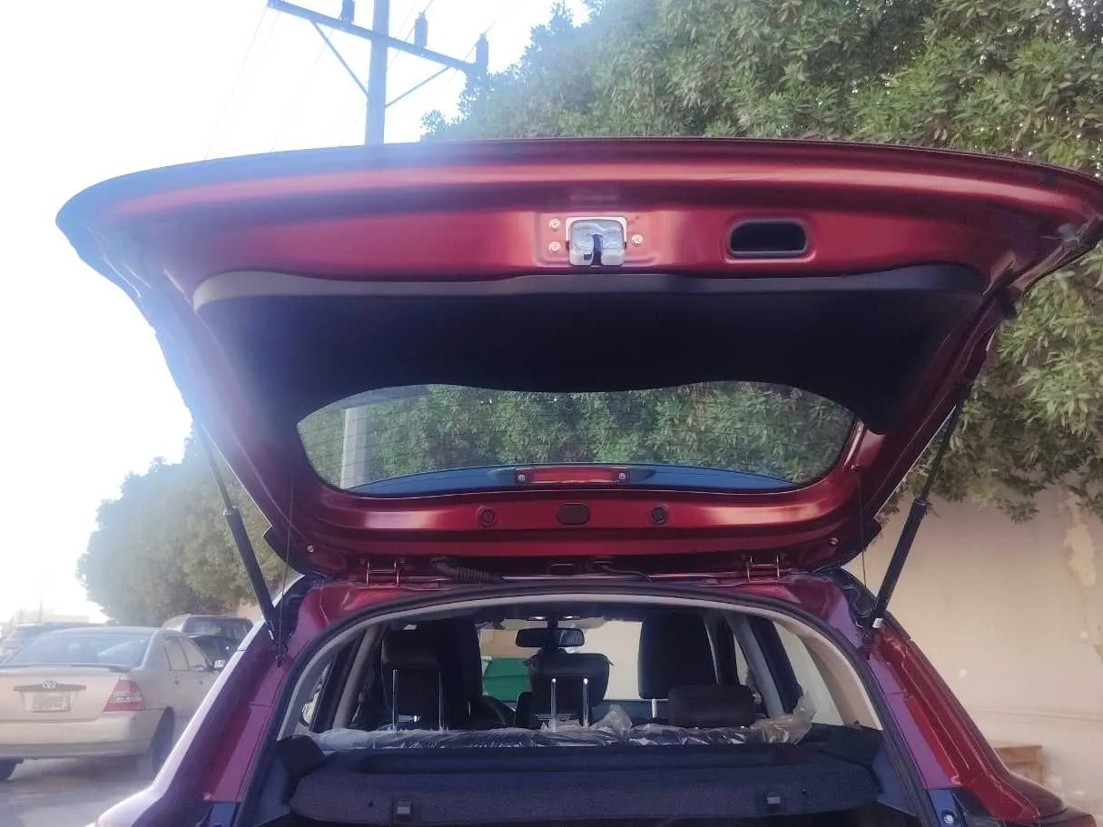 Car image 24