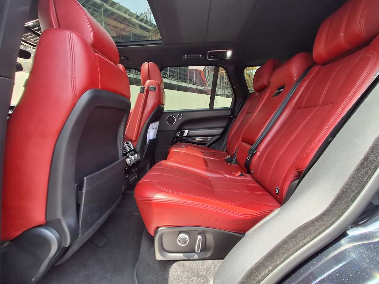 Car image 16