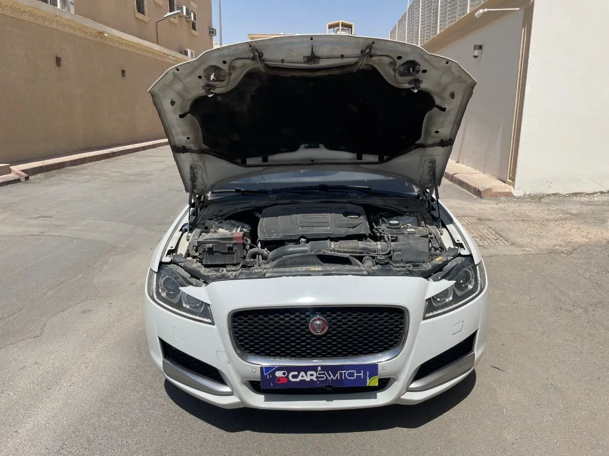 Car image 23