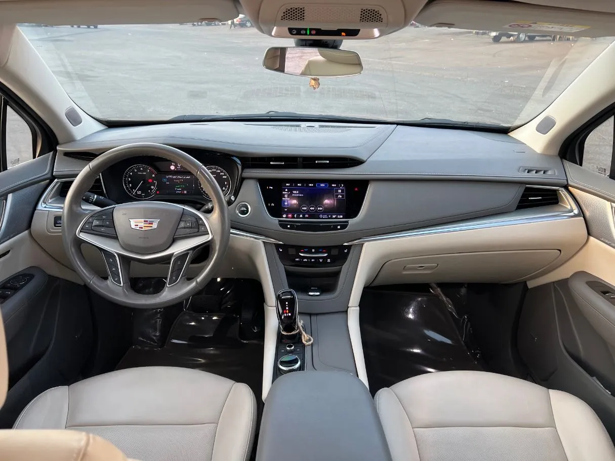 Car image 16