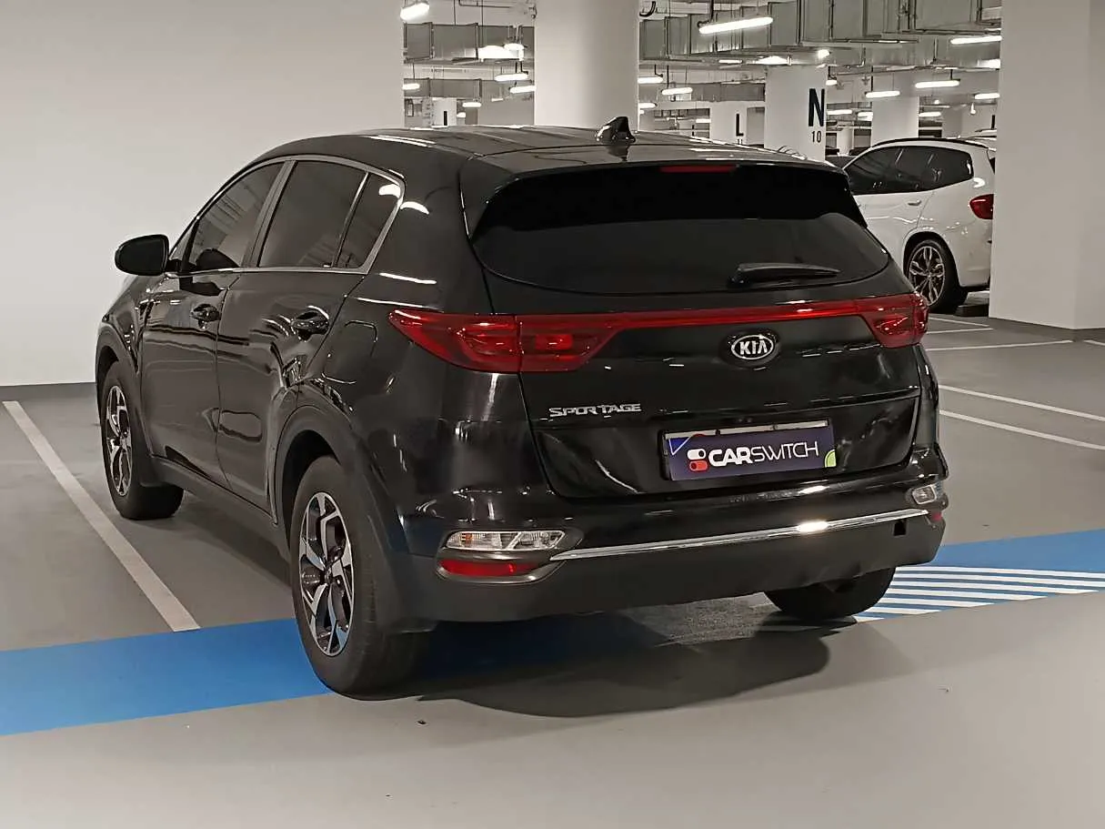 Car image 7