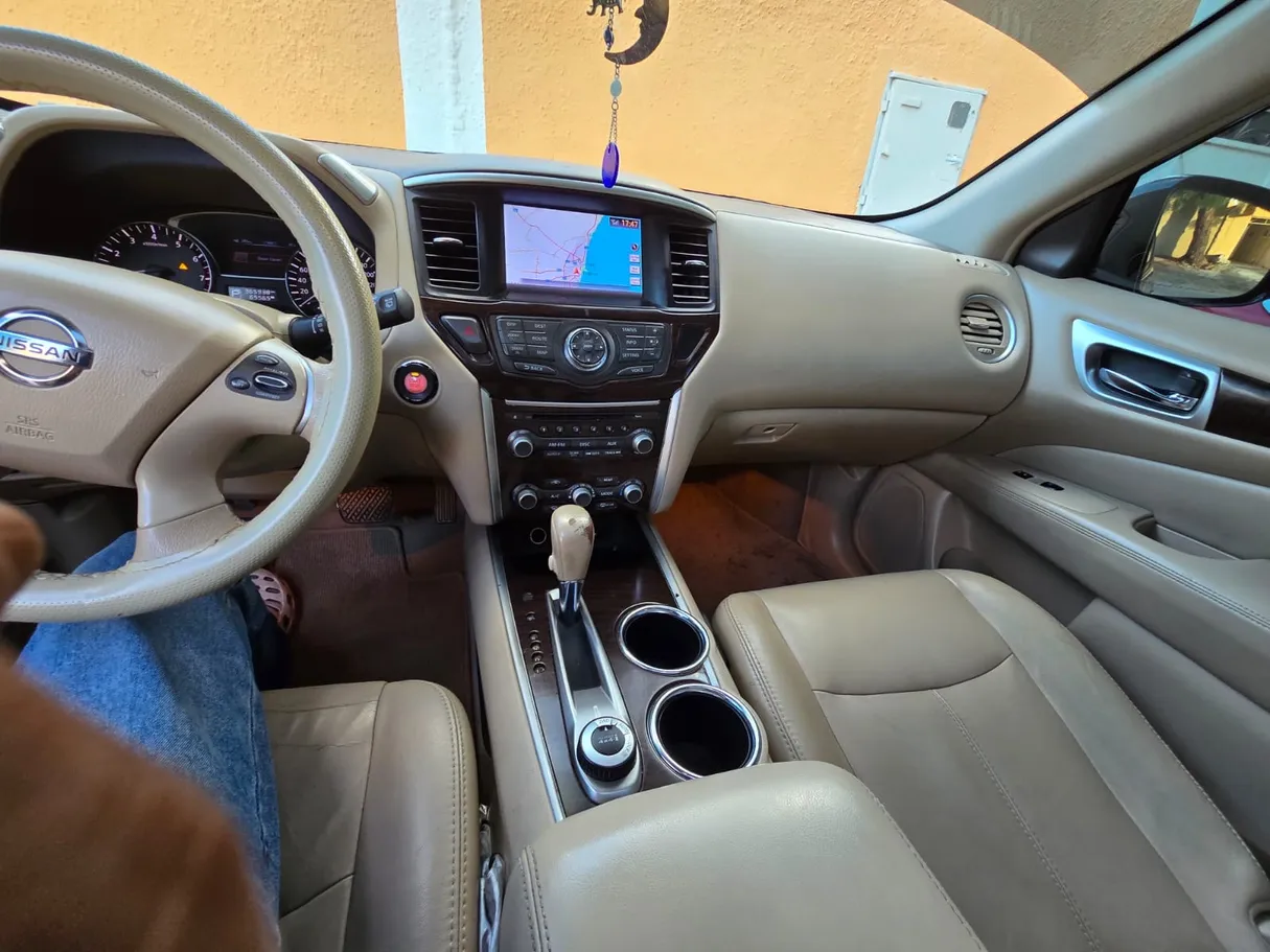 Car image 5