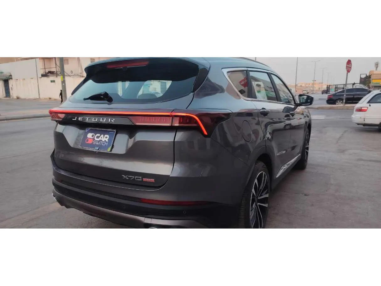 Car image 5