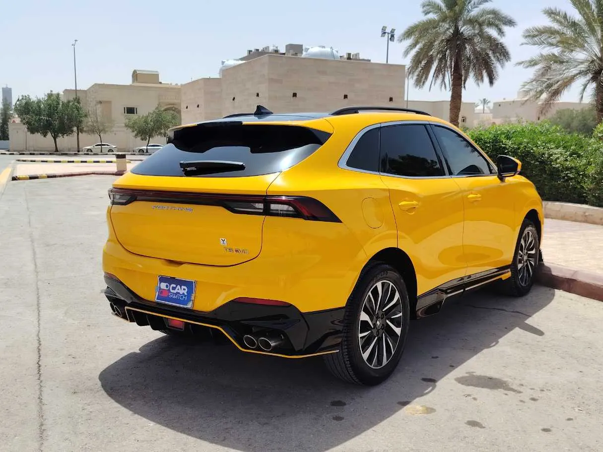 Car image 5