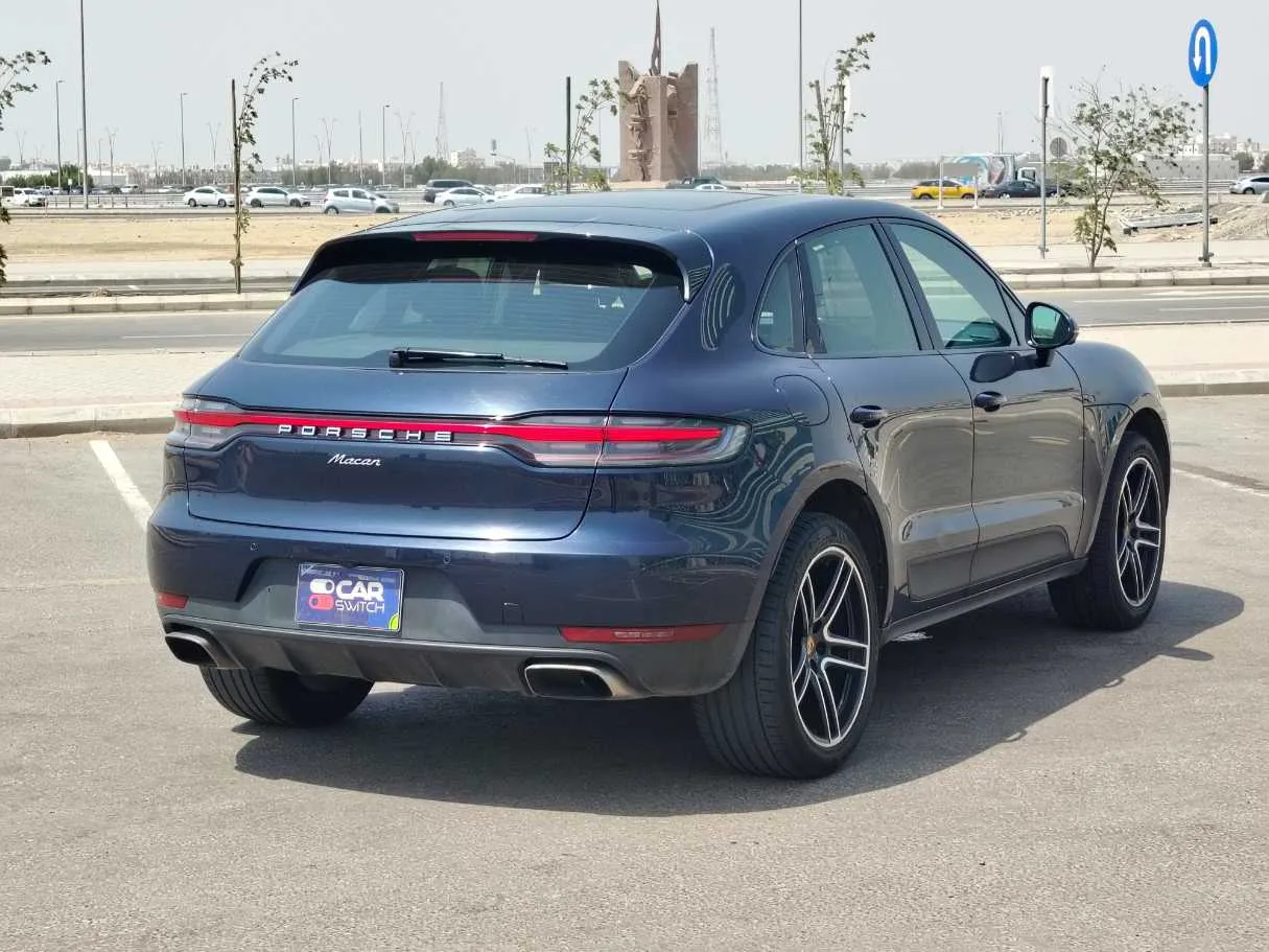 Car image 5