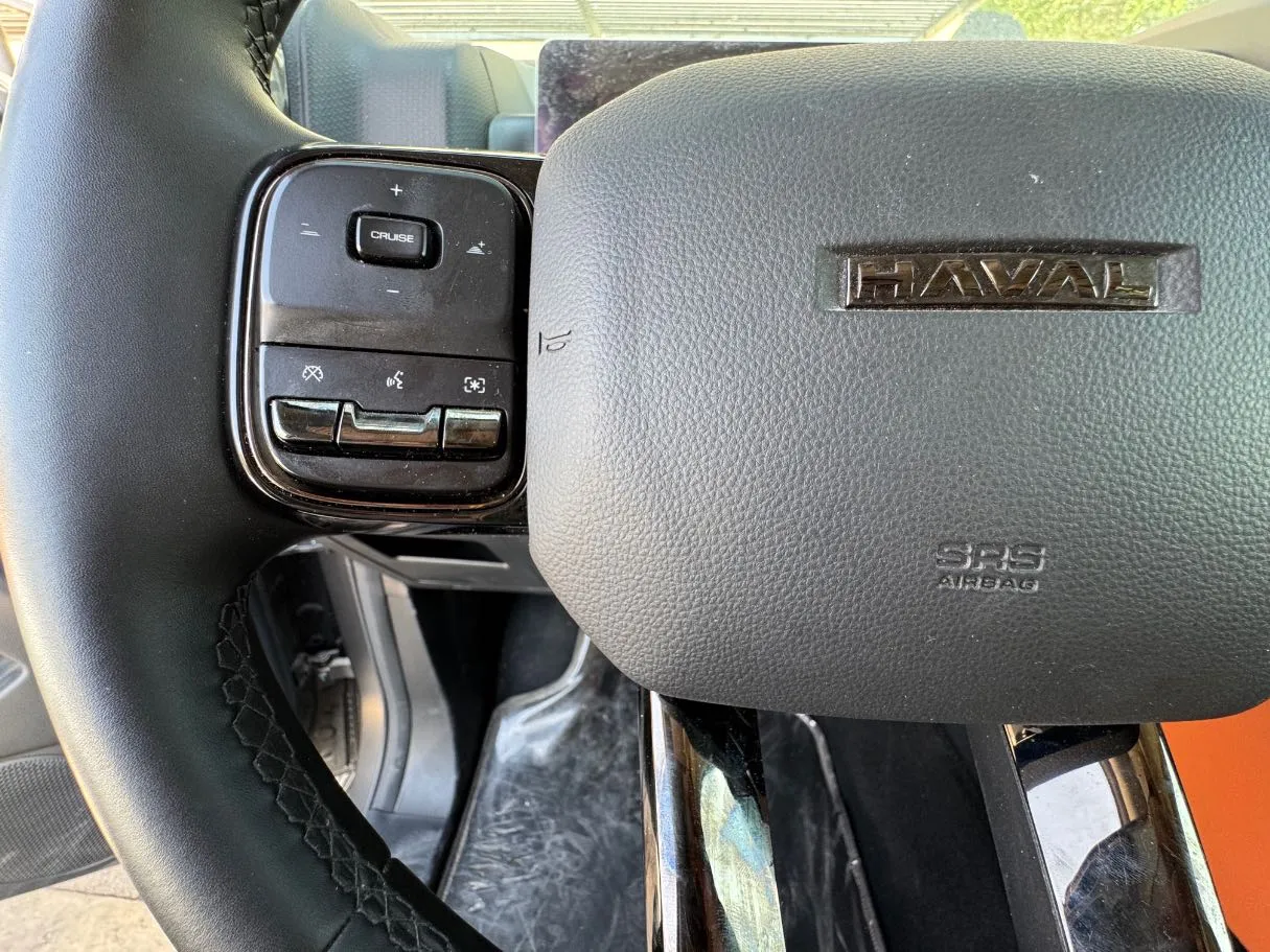 Car image 26