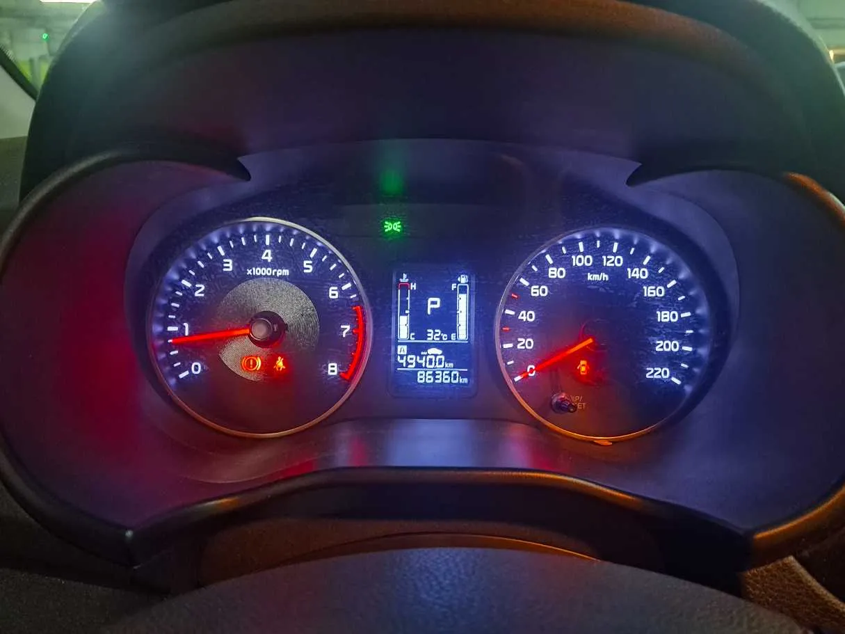 Car image 18